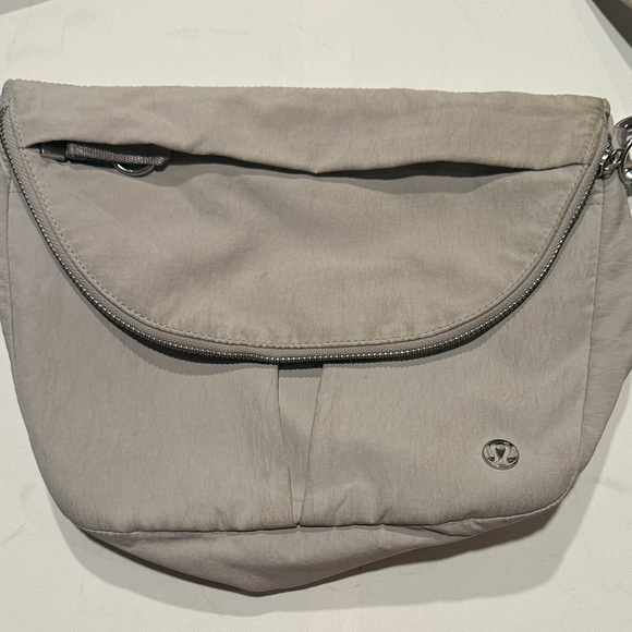 Lululemon Athletica Light Gray Crossbody Bag - Picture 2 of 4